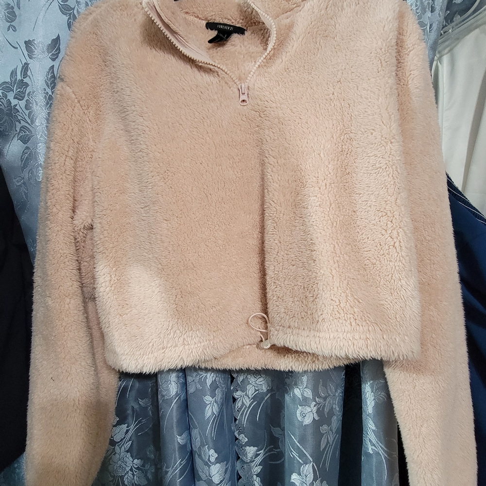 Forever 21 Light Pink Teddy Cropped Sweater
